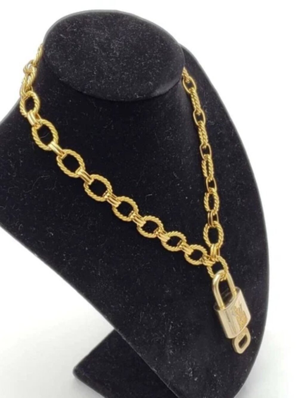 Gold-Plated Necklace with Authentic Louis Vuitton Padlock - Picture 7 of 8